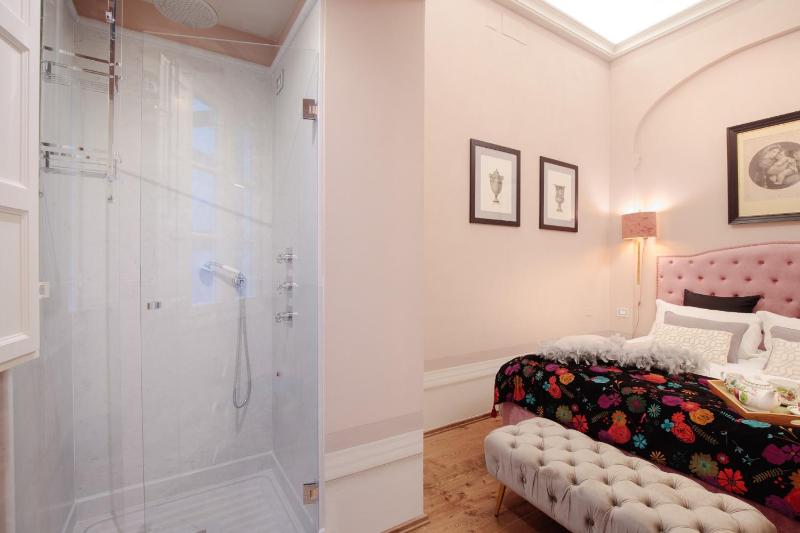 The Medieval Penthouse Indulge among History in a Luxury 5 Bedrooms Apartment - image 36