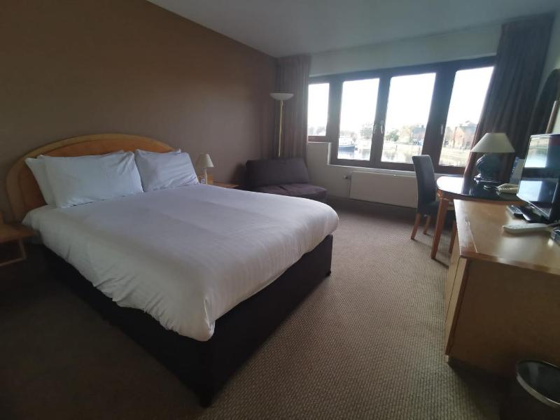 Standard Family Room image 1