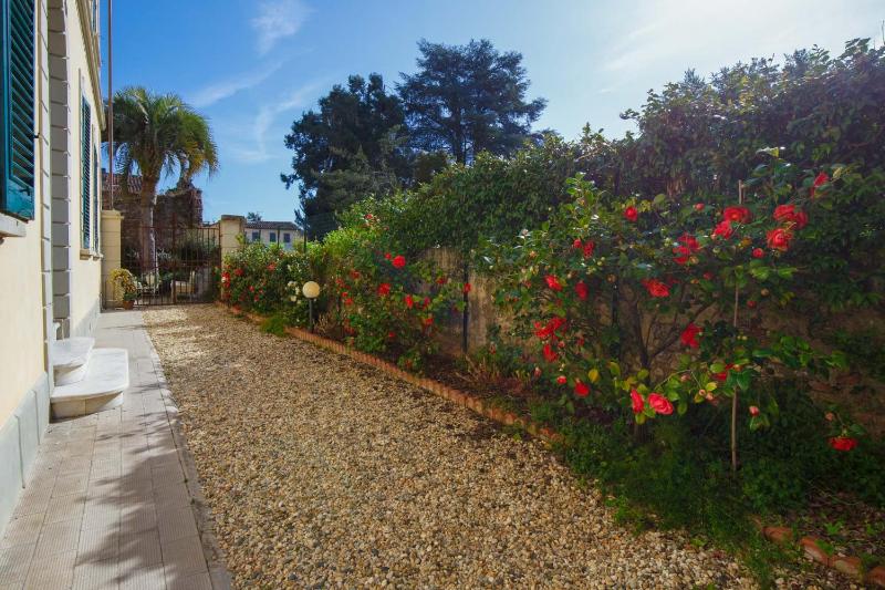 The Park View 4 Bedrooms Apartment with Terrace and Elevator inside the Walls of Lucca - image 3