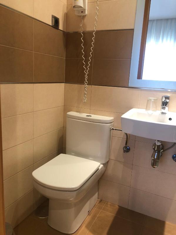 Single Room image 3