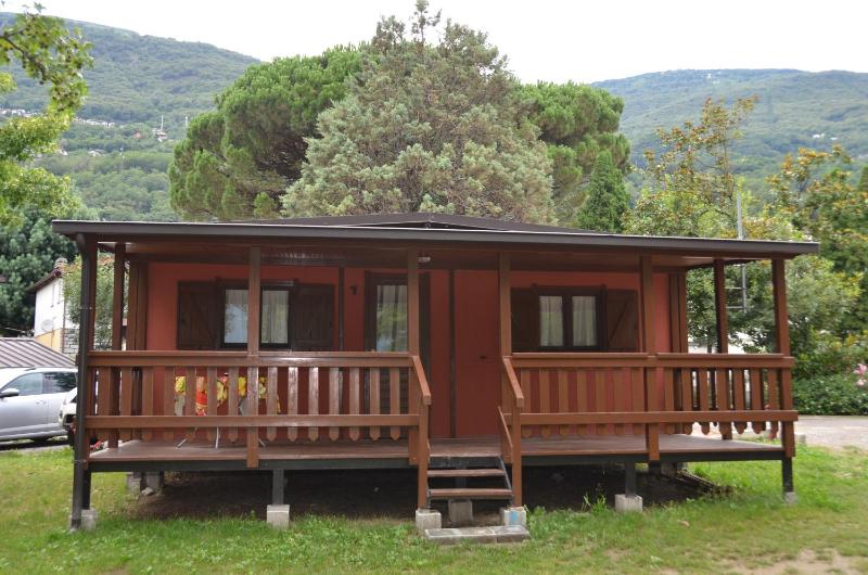 Large One-Bedroom Mobile Home with Terrace image 3