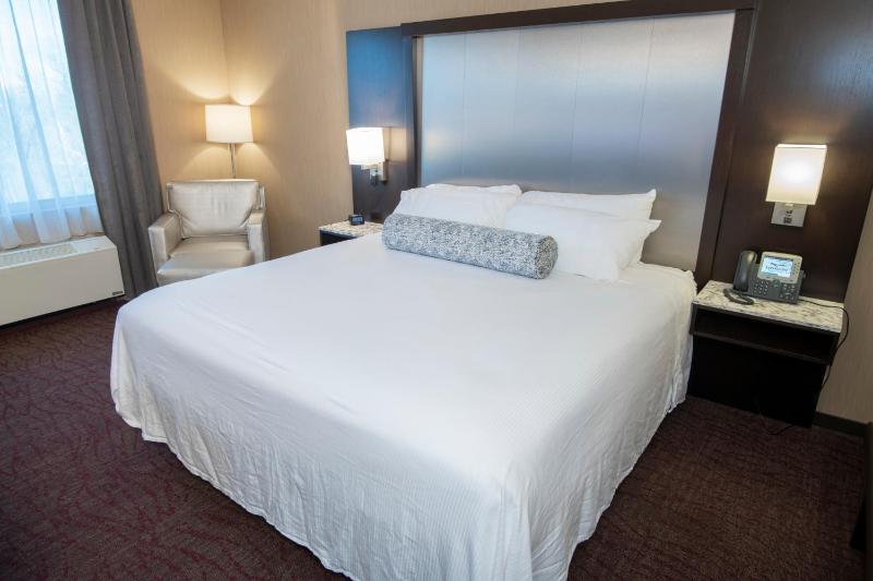 King Room - Non-Smoking image 4
