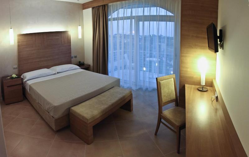 Standard Double Room image 2