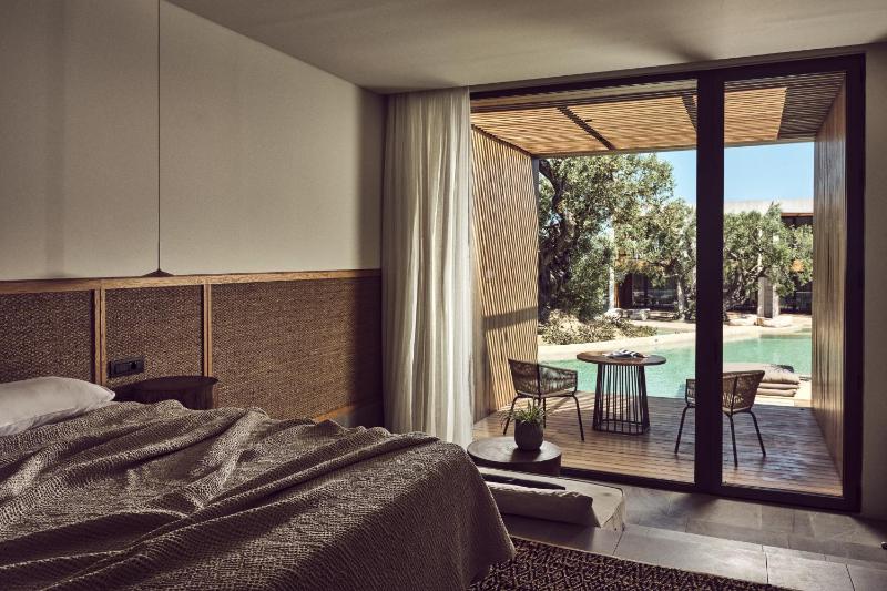 Superior Water Suite with Pοol View image 1