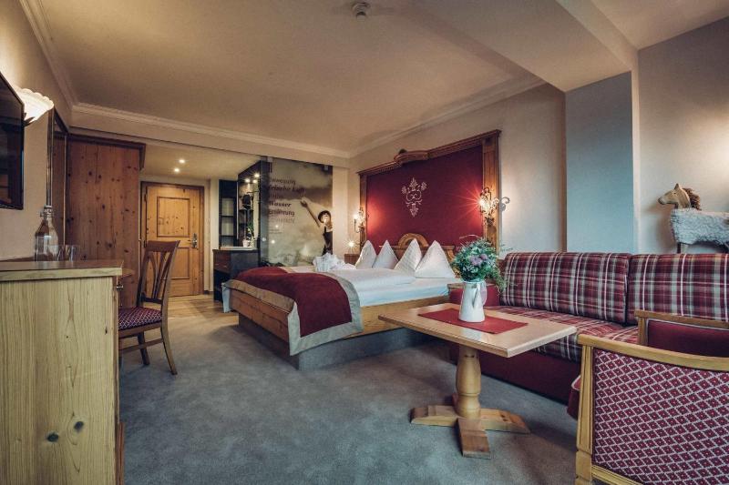 Standard  Double Room image 4