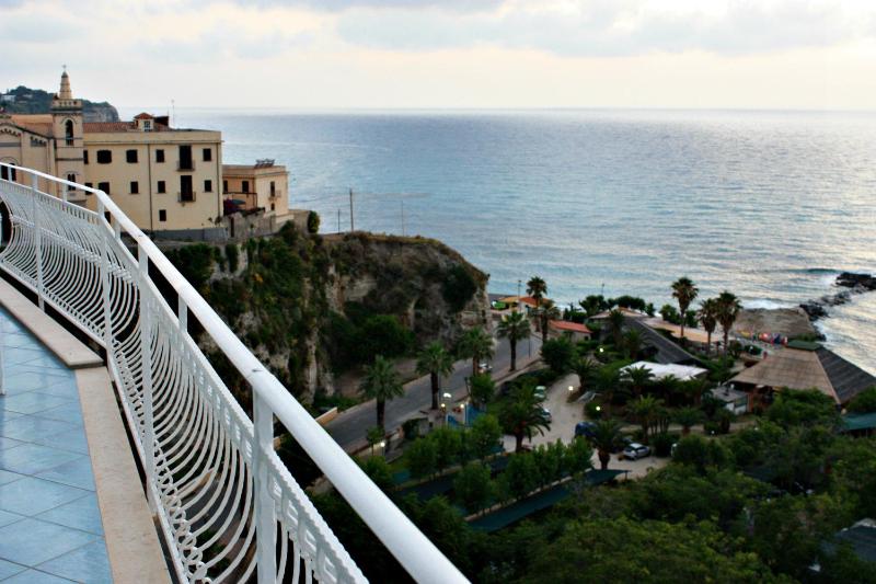 Bella Tropea Suite - image 36