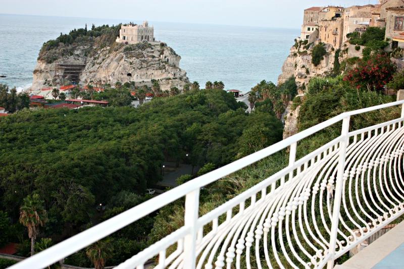 Bella Tropea Suite - image 15