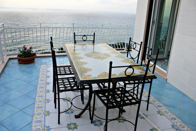 Bella Tropea Suite - image 12