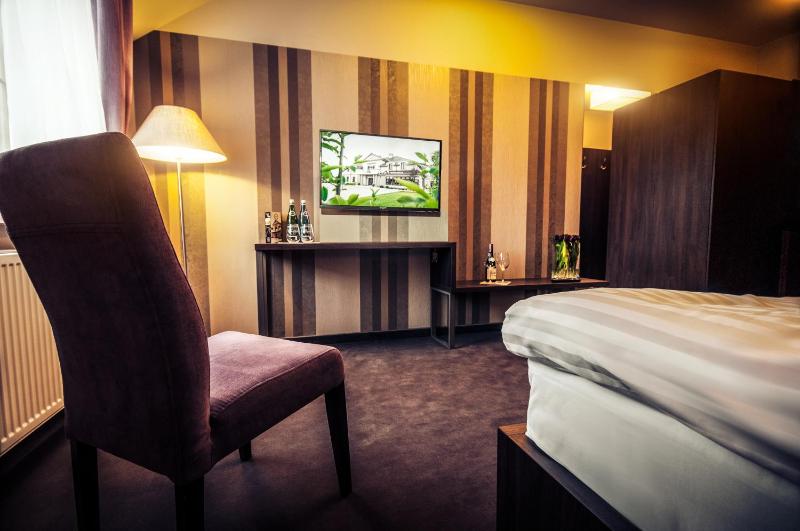 Double Room image 1