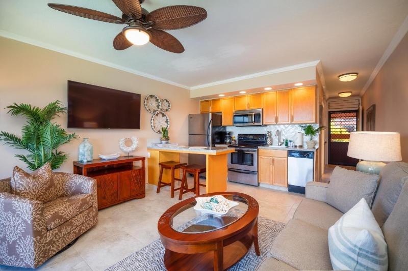 Kuleana 409 Oceanfront 1 bedroom 1 bath condo condo - image 24