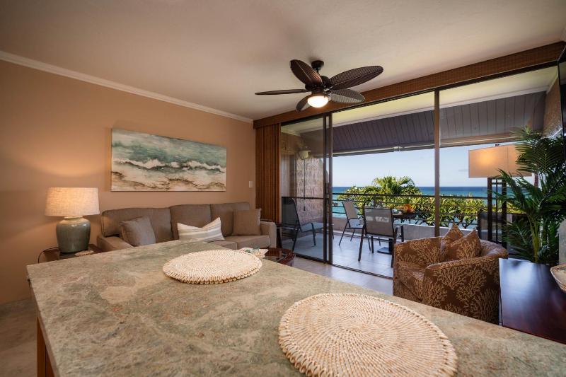Kuleana 409 Oceanfront 1 bedroom 1 bath condo condo - image 21