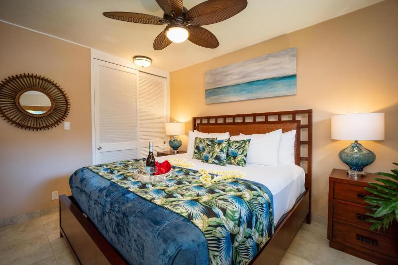 Kuleana 409 Oceanfront 1 bedroom 1 bath condo condo - image 2