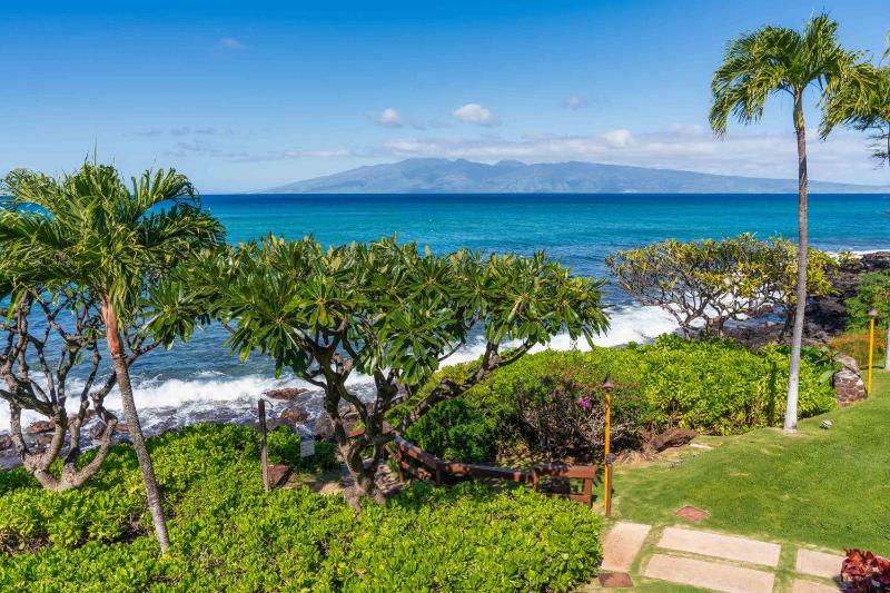 Kuleana 409 Oceanfront 1 bedroom 1 bath condo condo - image 12