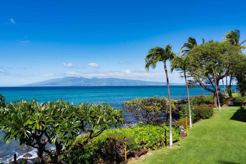 Kuleana 409 Oceanfront 1 bedroom 1 bath condo condo - image 5