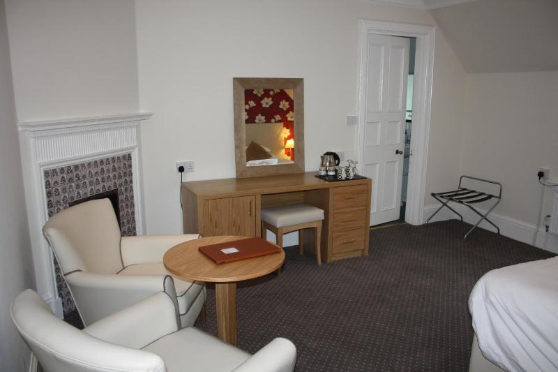 East Cliff Cottage Hotel - image 12