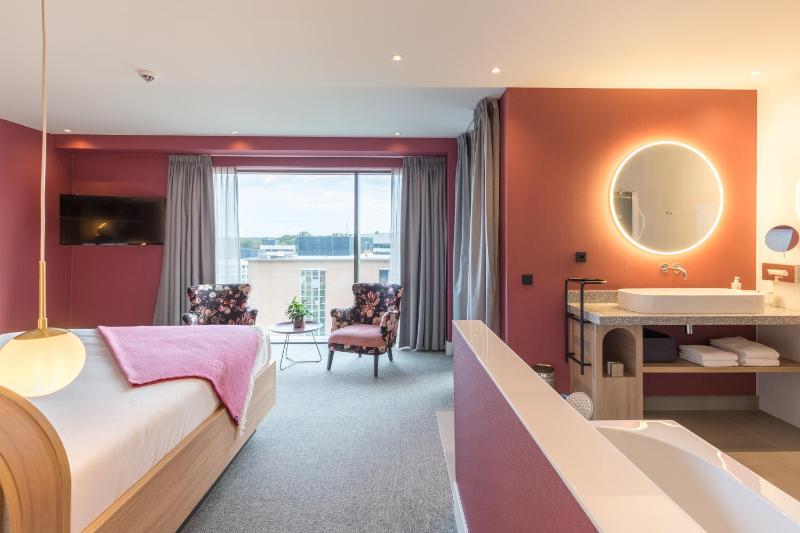 Superior Double Room image 3