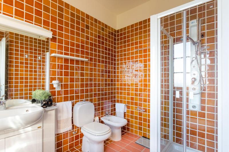 Villa Alberta Panoramic 4 Bedrooms Farmhouse with Private Pool in Lucca close to Town Centre - image 44