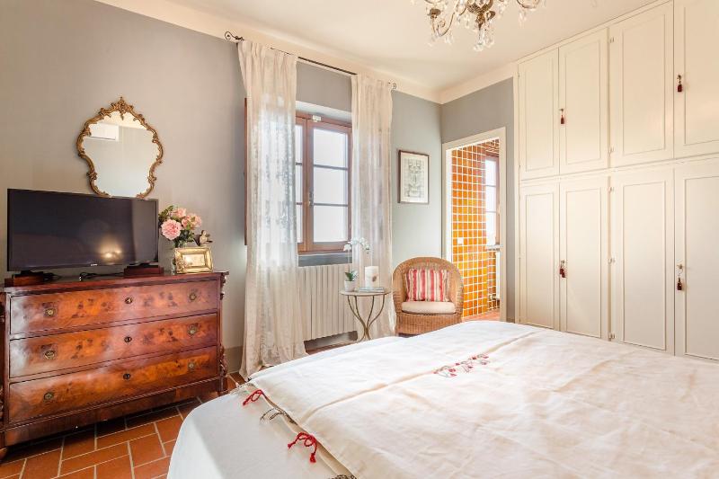 Villa Alberta Panoramic 4 Bedrooms Farmhouse with Private Pool in Lucca close to Town Centre - image 28