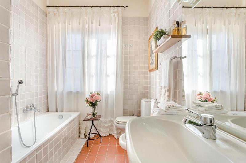 Villa Alberta Panoramic 4 Bedrooms Farmhouse with Private Pool in Lucca close to Town Centre - image 22