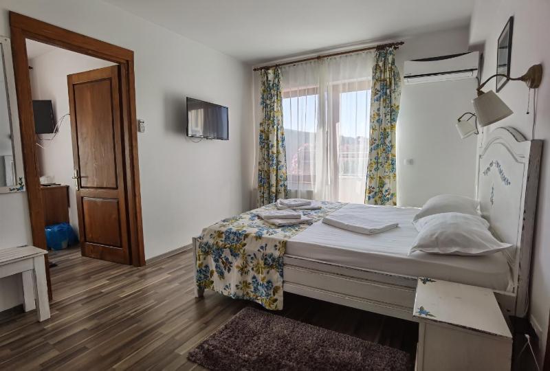 Suite with Balcony image 2