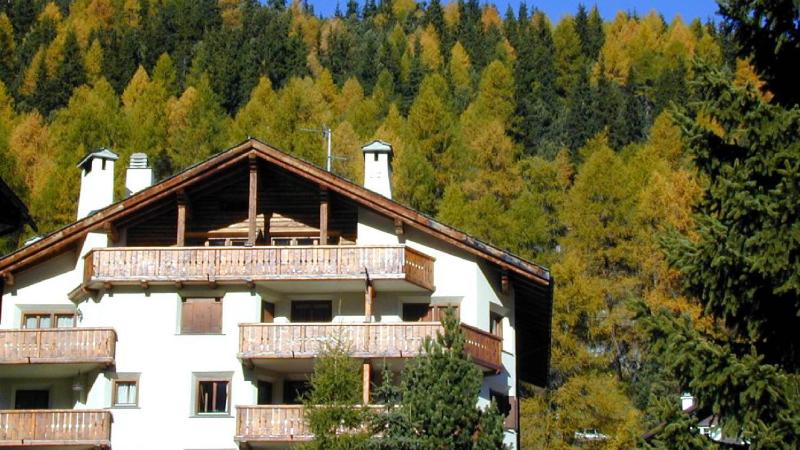Apartment with Mountain View image 2