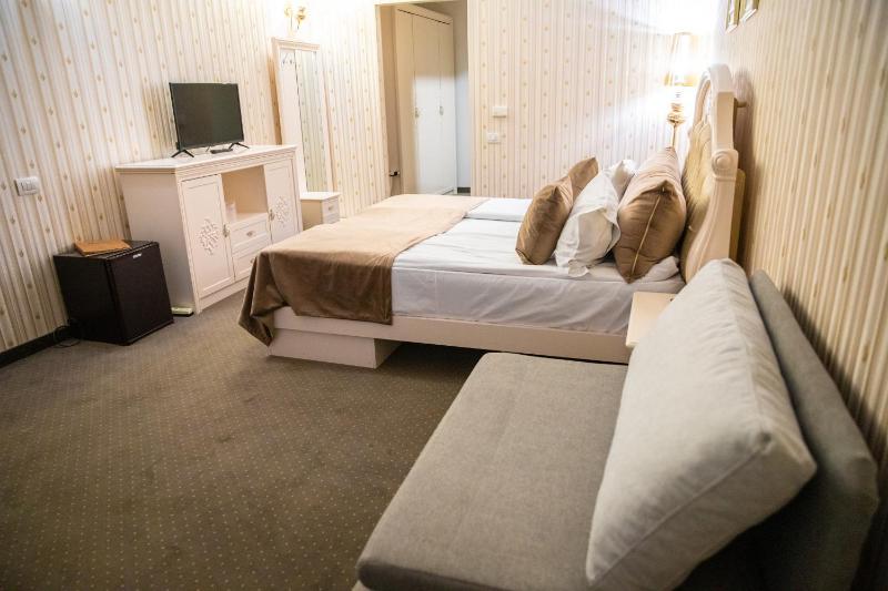 Triple Room image 4
