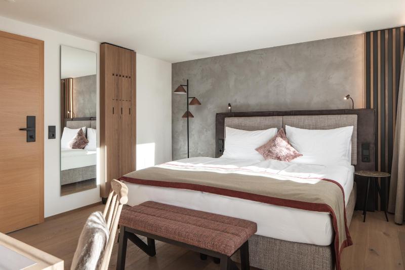 Comfort Double Room with Balcony image 3