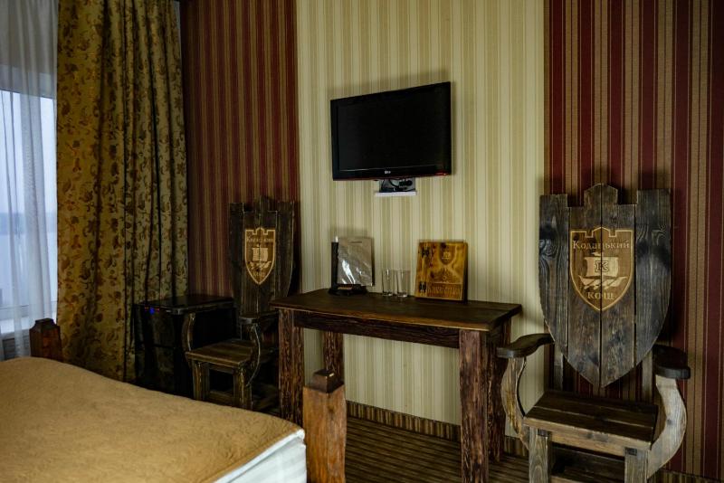 Deluxe King Room image 3