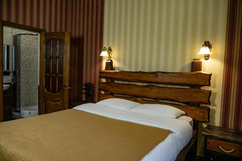 Deluxe King Room image 4