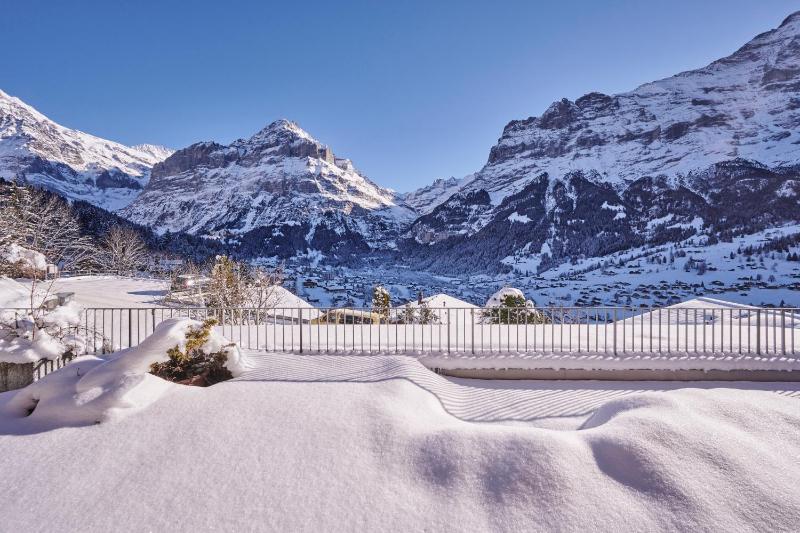 Apartment with Mountain View image 2