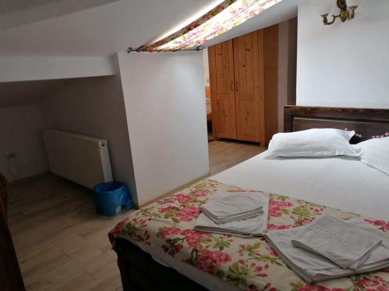 Suite - Attic image 4