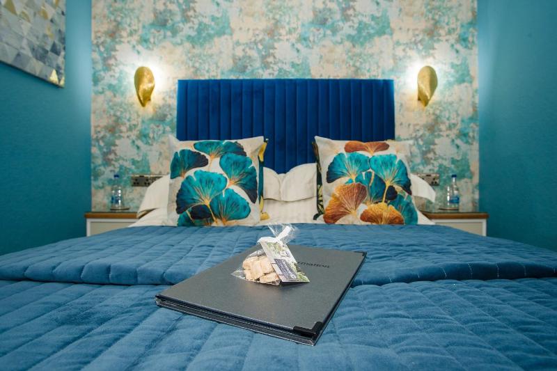 Double Room with Private Bathroom image 1