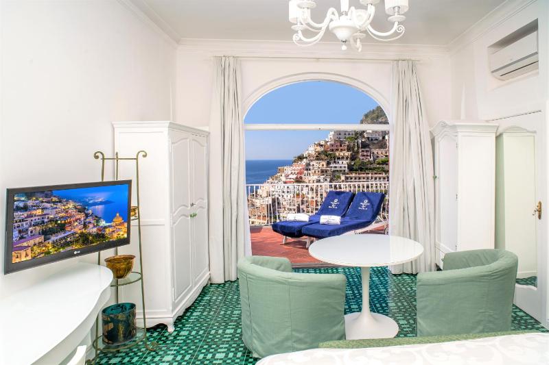 Two-Bedroom Apartment with Sea View image 1