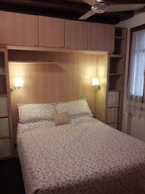 One-Bedroom Apartment image 4