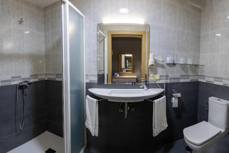 Triple Room image 2