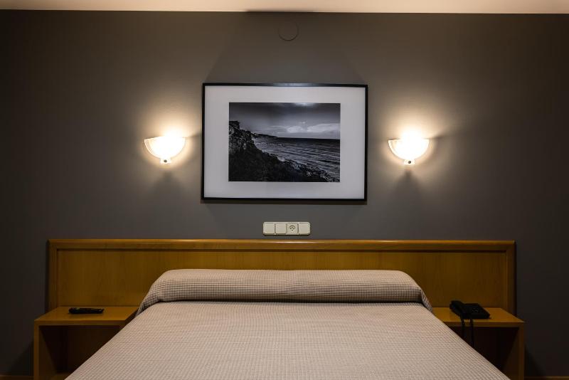 Classic Quadruple Room image 3