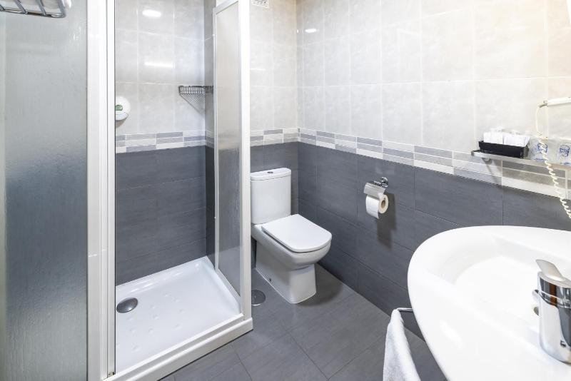 Triple Room image 1