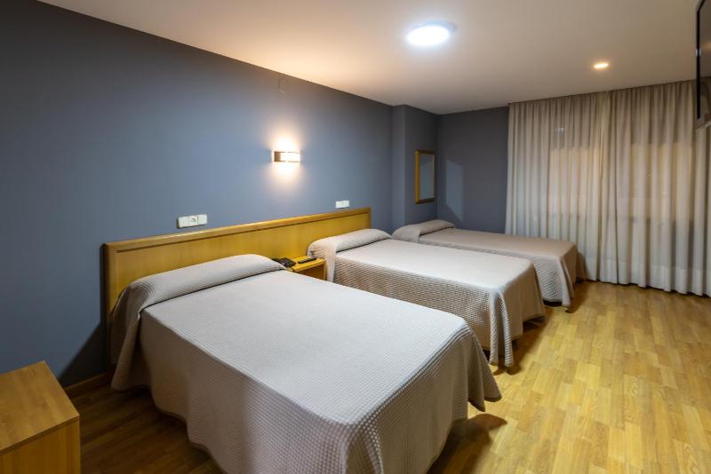 Triple Room image 3
