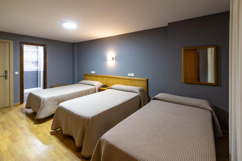Triple Room image 4