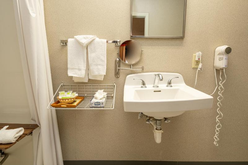 Single Room - Disability Access image 1