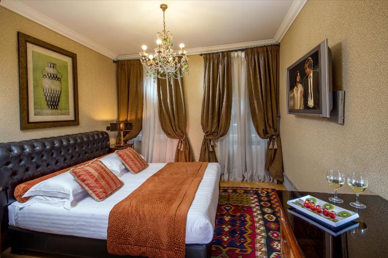 Superior Double Room image 4