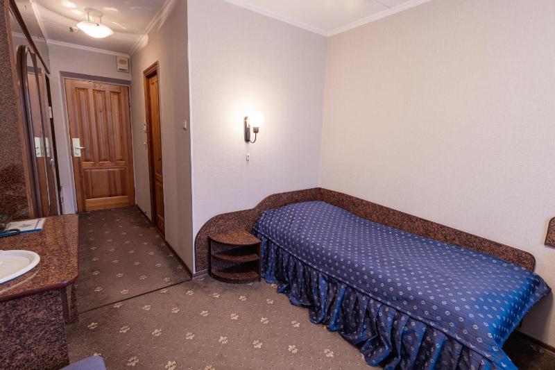 Standard Single Room image 3