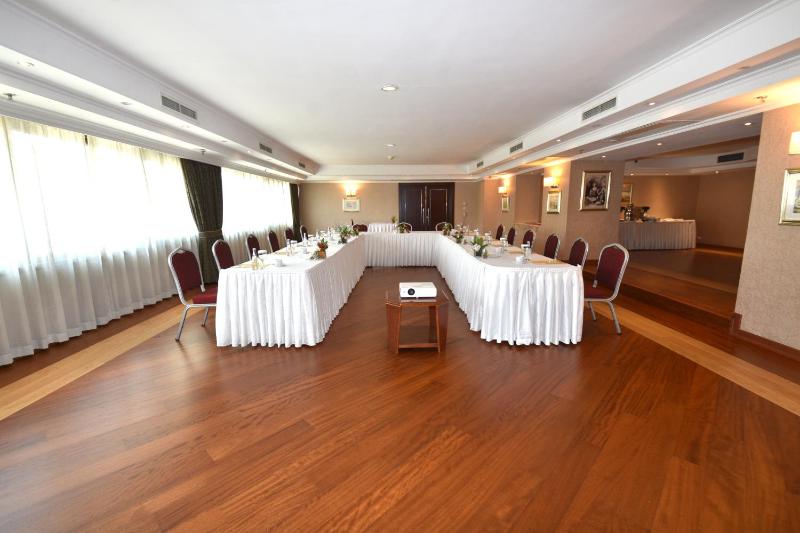 Buyukhanli Park Hotel - image 12