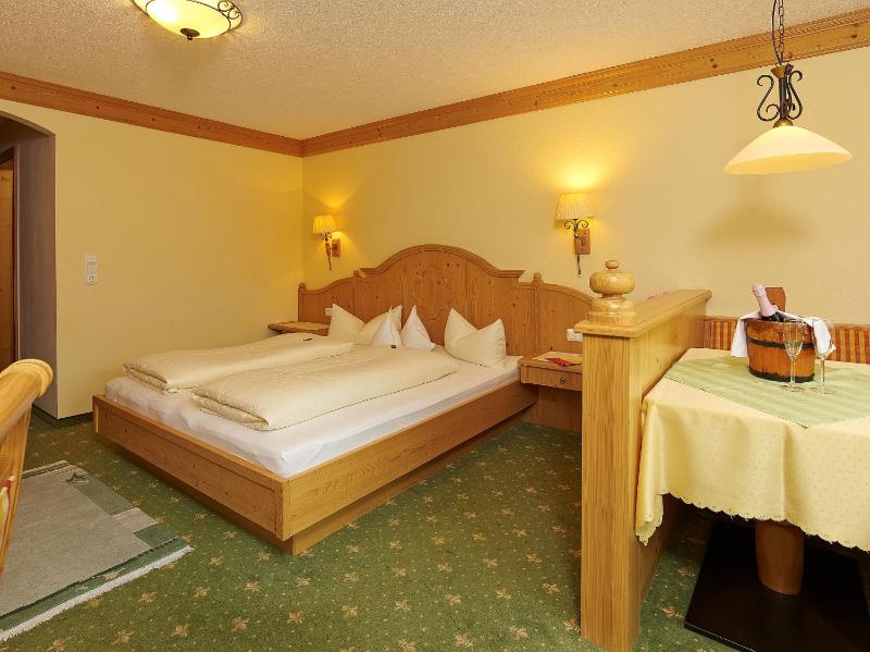 Double Room with Balcony Type A image 2