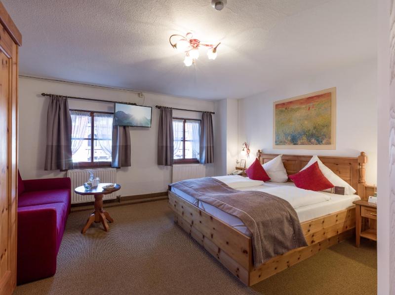 Basic Double Room Street View image 3