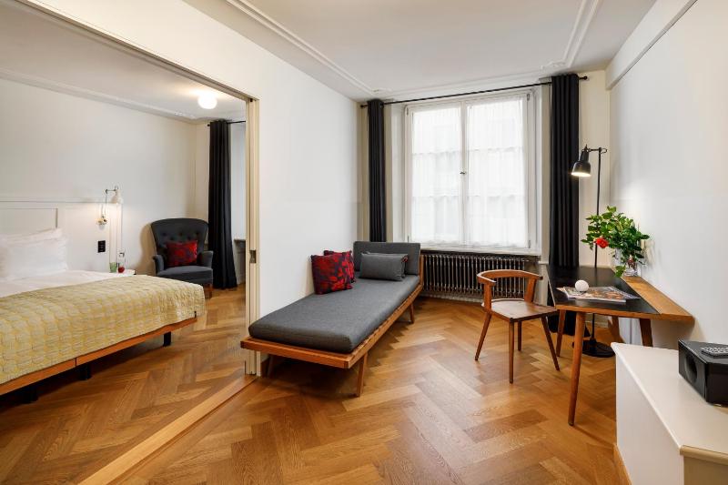 Historic Double Room image 4