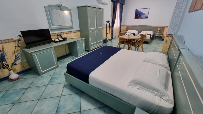 Quadruple Room image 2