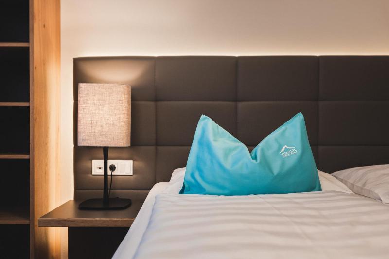 Single Room image 3