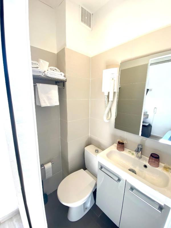 Budget Double Room image 4