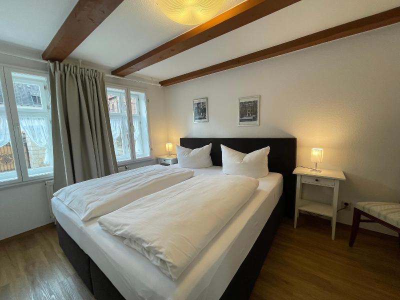 One-Bedroom Apartment with Terrace - 3 image 4